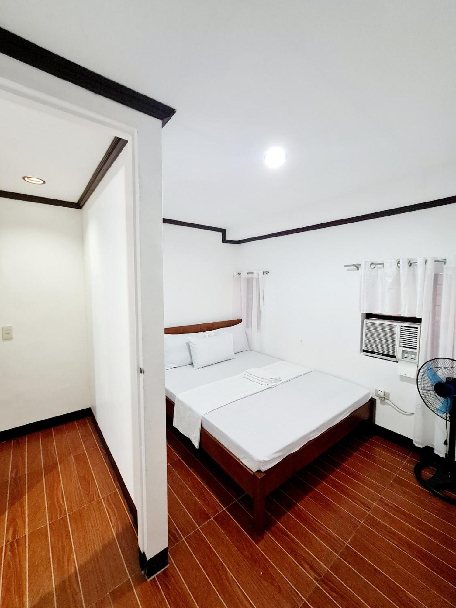 Calapan City Fully Furnished House Transient Near Xentromall L39 Luaran gambar